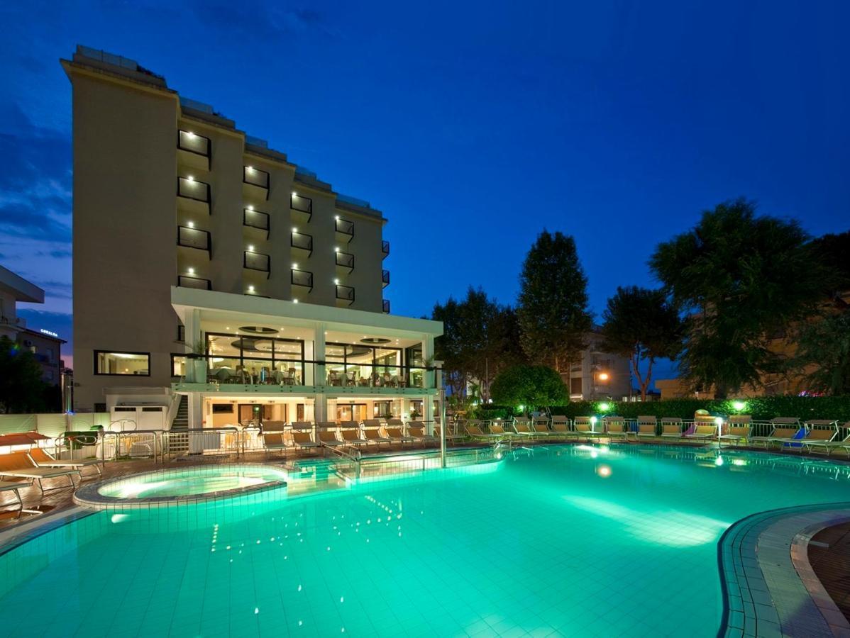 Hotel 2000 ريتشوني المظهر الخارجي الصورة