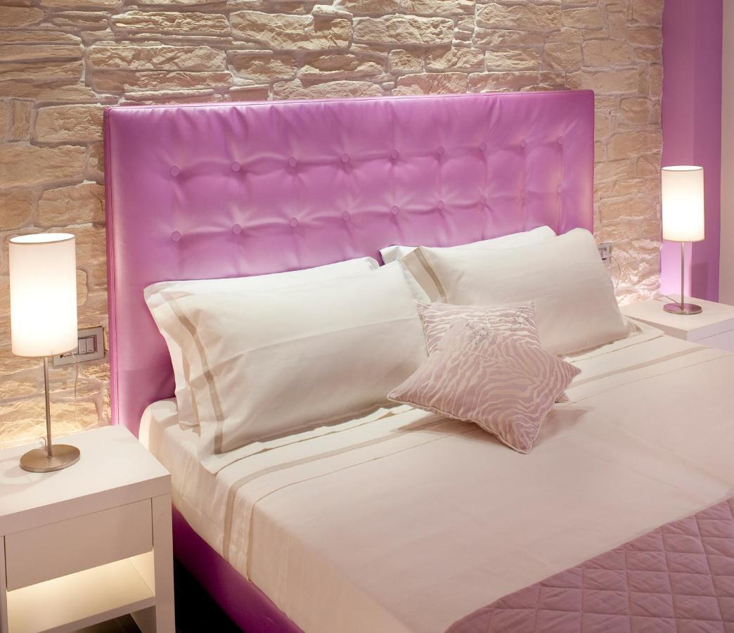 Hotel 2000 ريتشوني الغرفة الصورة