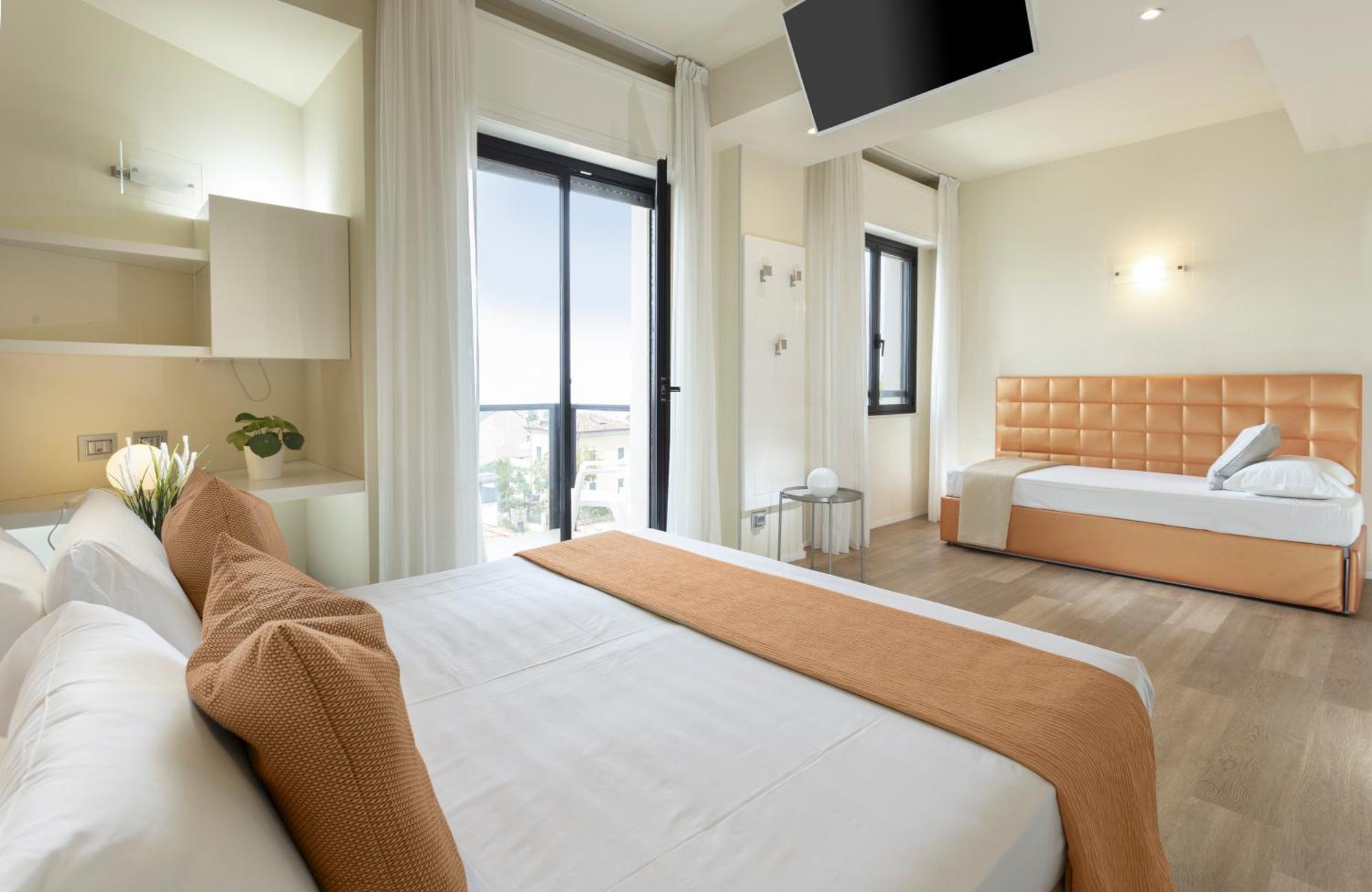 Hotel 2000 ريتشوني المظهر الخارجي الصورة