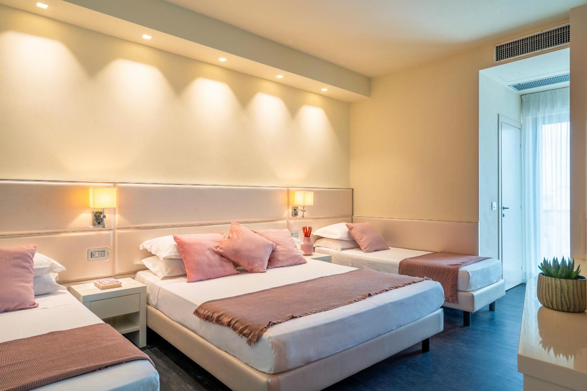 Hotel 2000 ريتشوني المظهر الخارجي الصورة