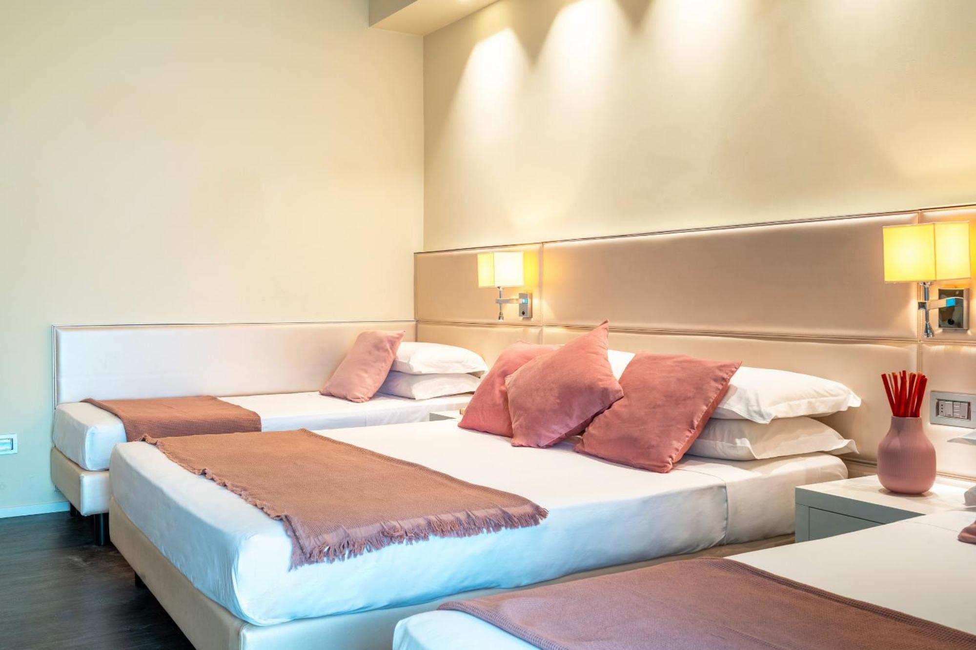 Hotel 2000 ريتشوني المظهر الخارجي الصورة